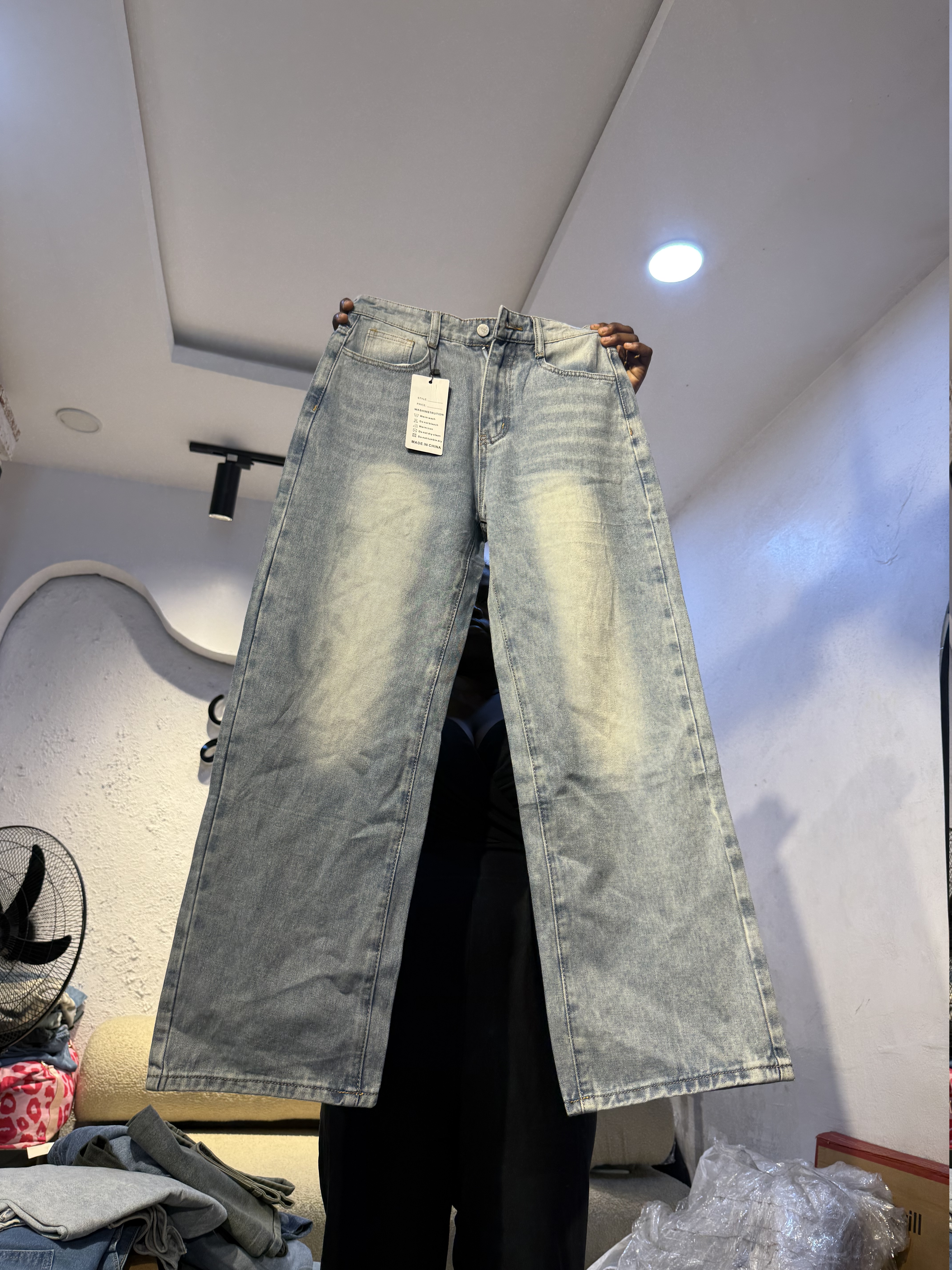 Waist 28