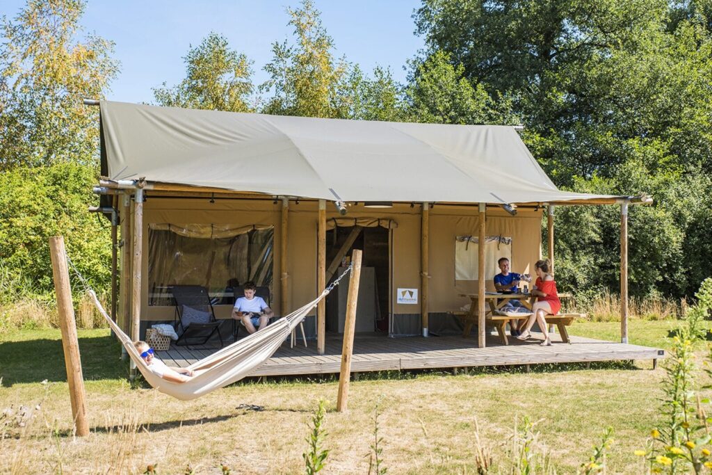 Lodgetent met Badkamer in Winterswijk - Luxe Glamping Tent Huren - www.LuxeTentHuren.nl