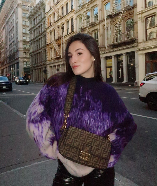 Sofia-Dalle-Rive-Wallpapers-Insta-Fit-Bio-4.jpg