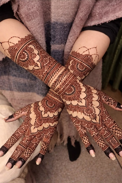Detailed bridal henna design