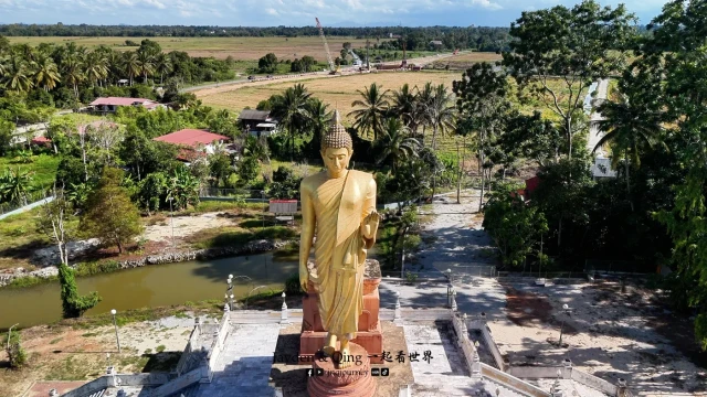 Wat Phikulthong4.webp