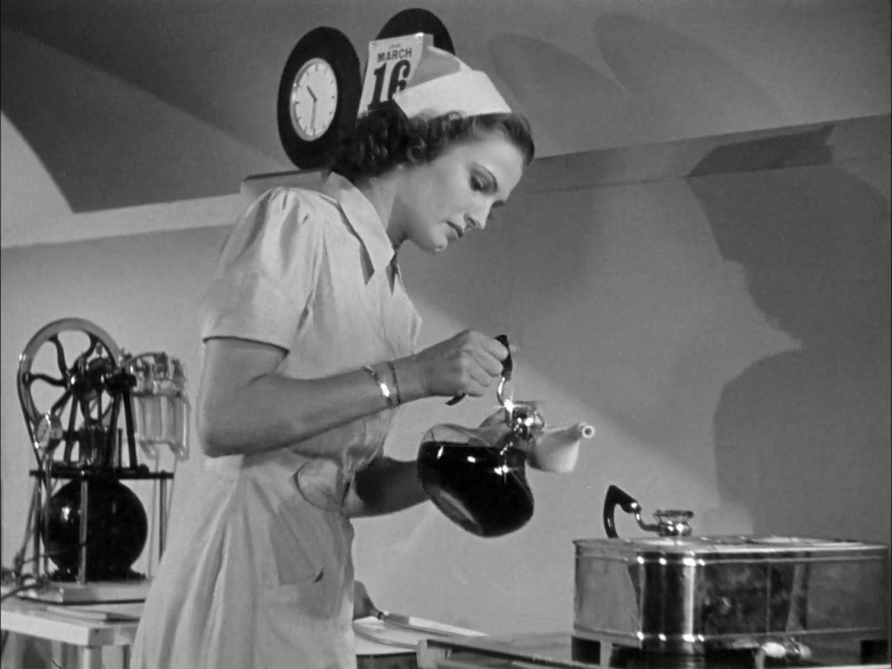 The Man with Nine Lives Screenshot