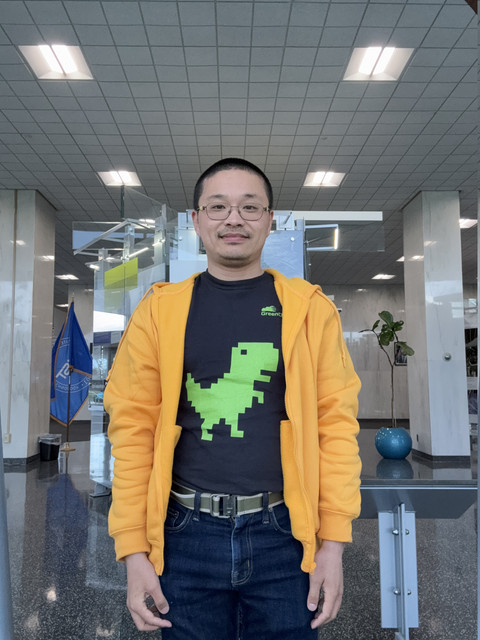 yoursunny in dino shirt