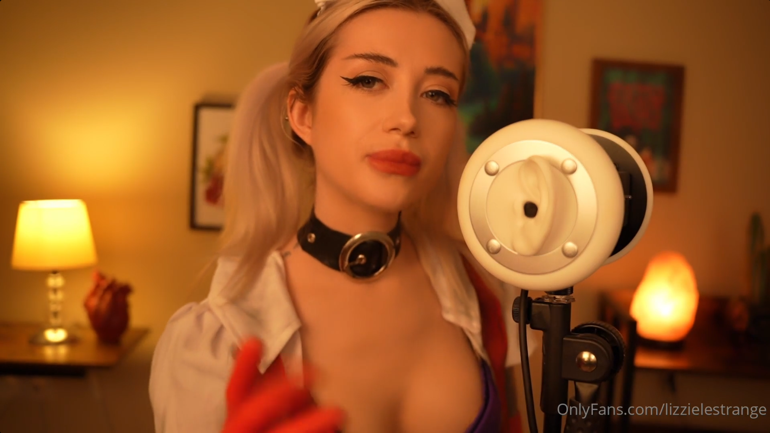 Mouthsounds ASMR [ Lizzielestrange ]