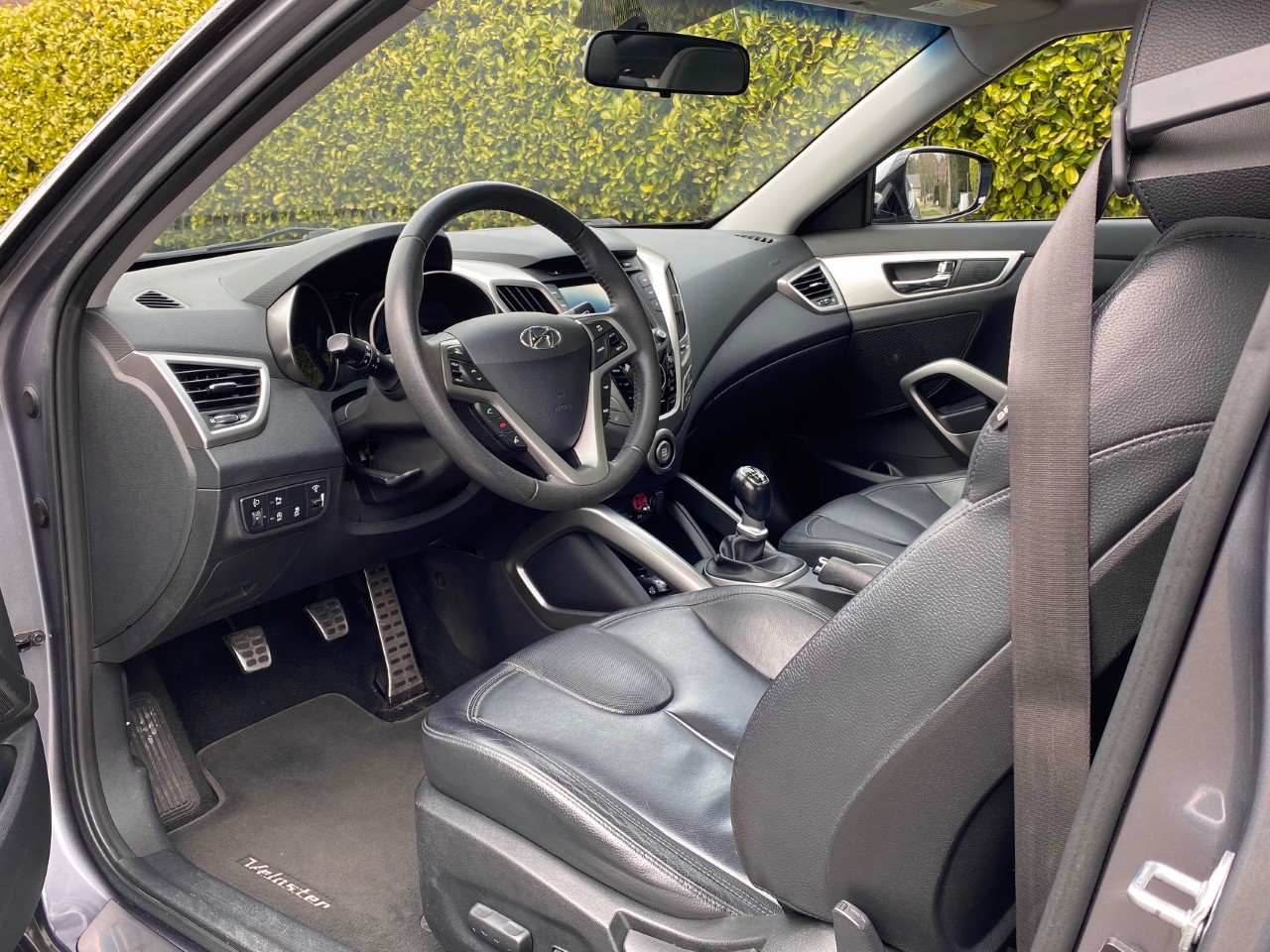 veloster202015.jpg