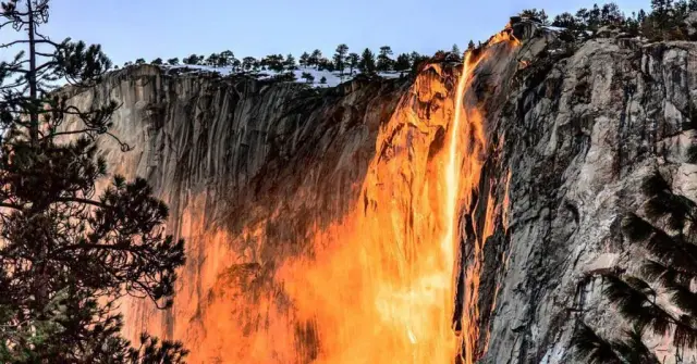 cascata-fuoco-yosemite