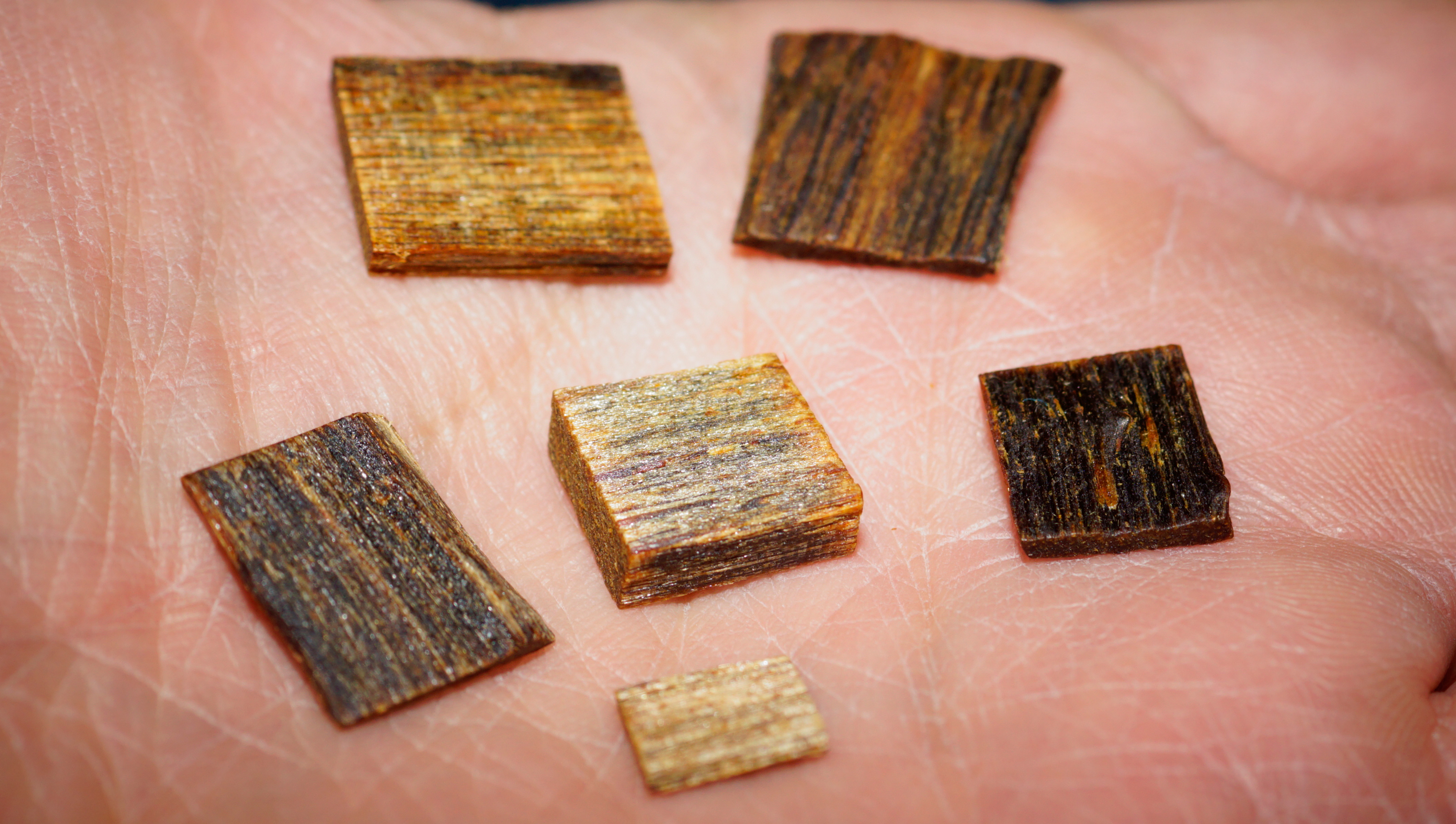 [Ouddict.com] Oud Wood