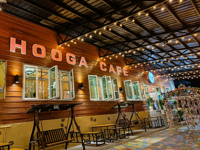 Hooga Cafe3.png