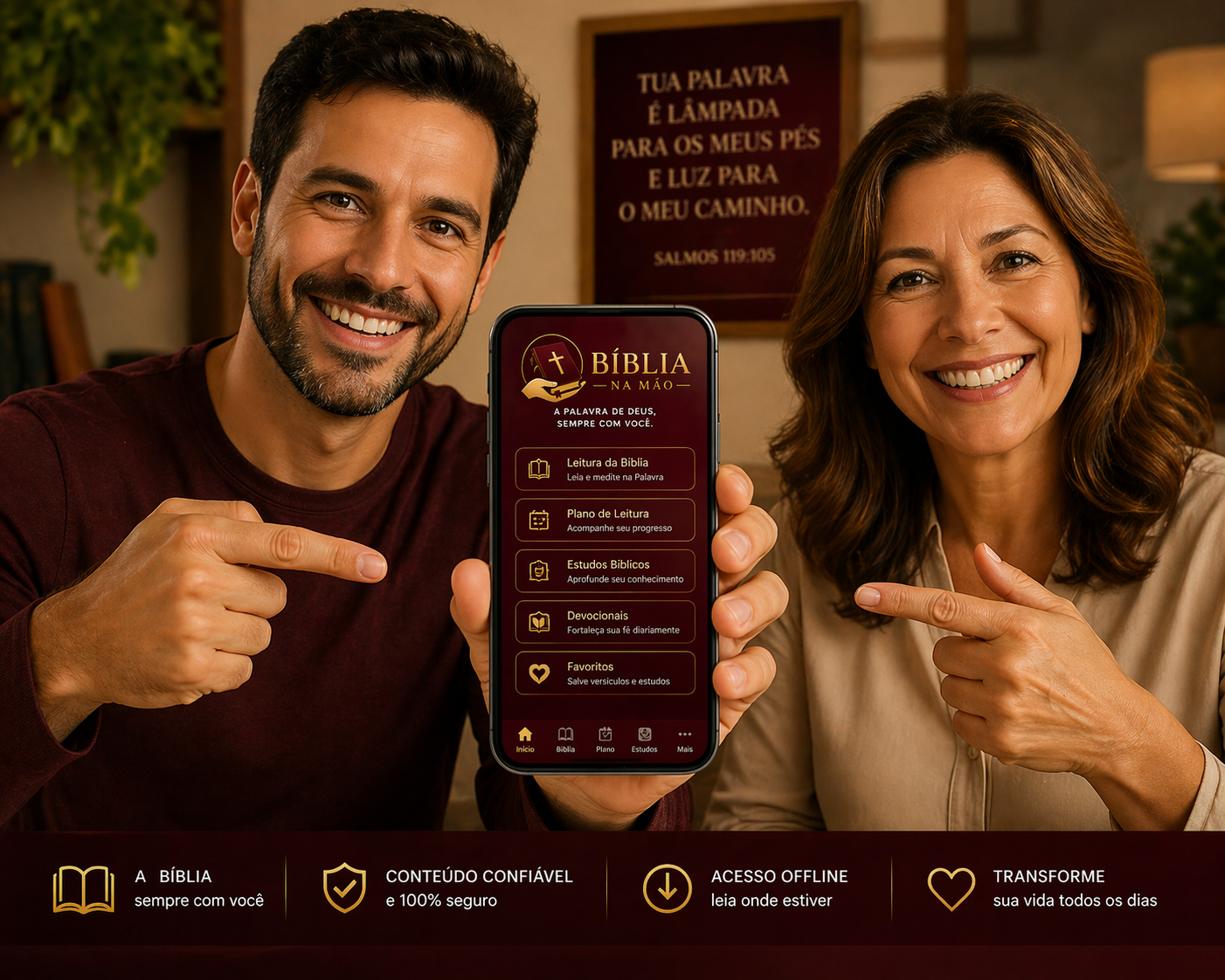 Homem e mulher felizes apontando para o app Bíblia na Mão no smartphone