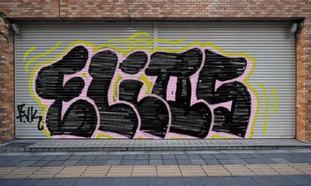 Graffiti artwork by yaemrrr