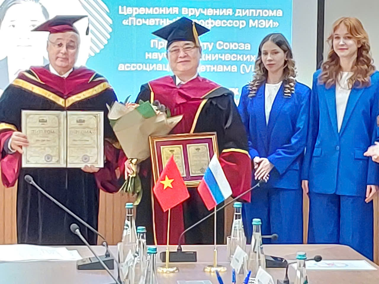 Chủ tịch VUSTA Phan Xuân Dũng nhận danh hiệu Giáo sư danh dự Đại học Năng lượng Moskva, Liên bang Nga