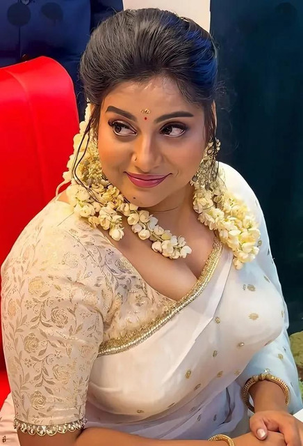 phool-pasand-hai-inko phool-pasand-hai-inko