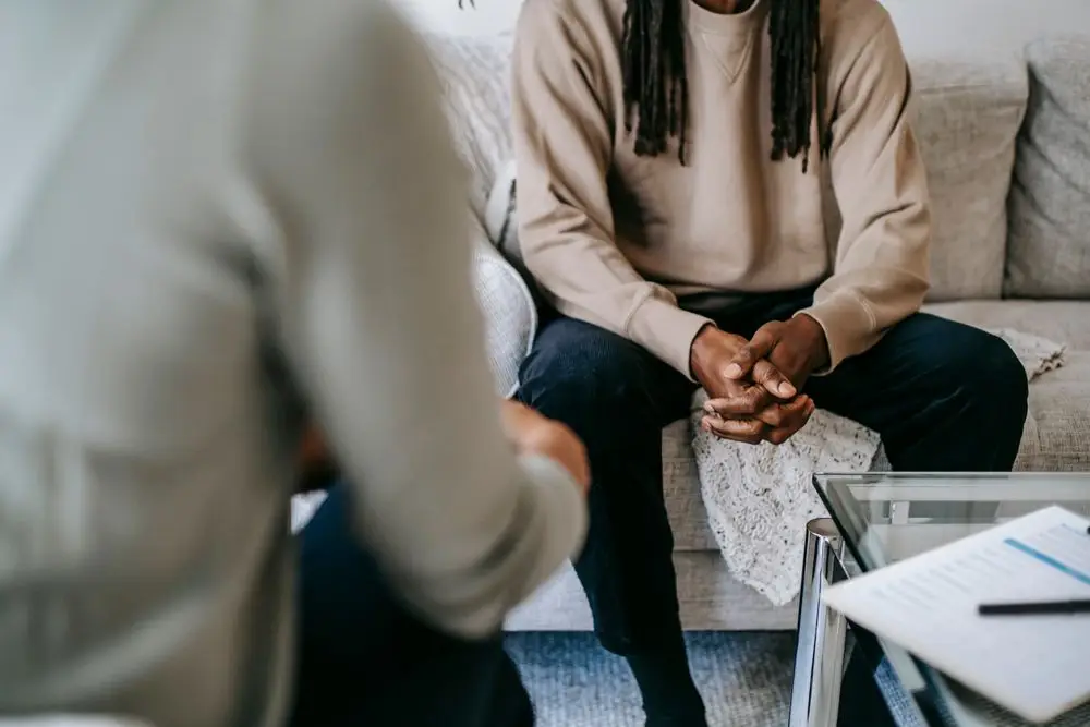 What Is Reminiscence Therapy and Why Therapists Actually Use It With Older Adults