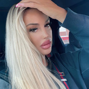 Charlie-Riina-Wallpapers-Insta-Fit-Bio-4