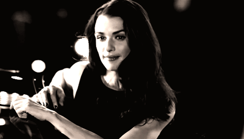 https://i.ibb.co/xqB94H09/rachel-weisz.gif