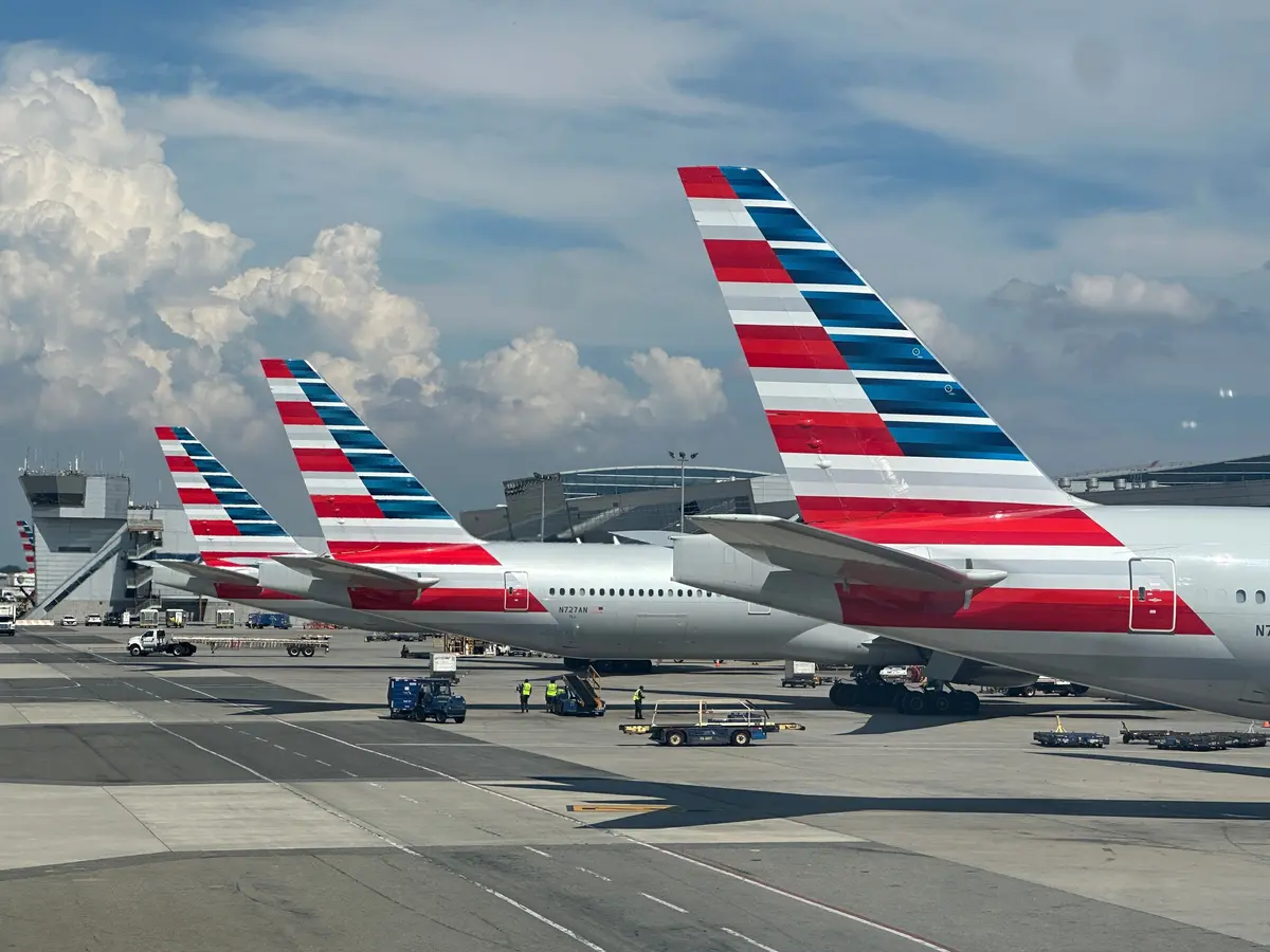 American Airlines Issues Travel Alert for 29 US Airports Amid Smoke and Severe Weather