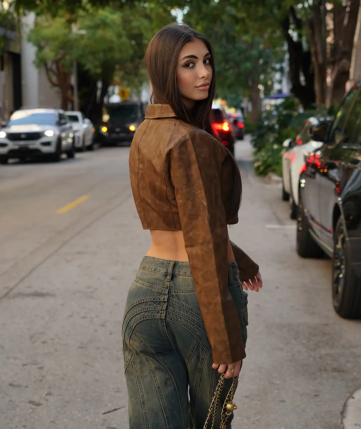 Sara-Maughan-Wallpapers-Insta-Sport-Bio-3