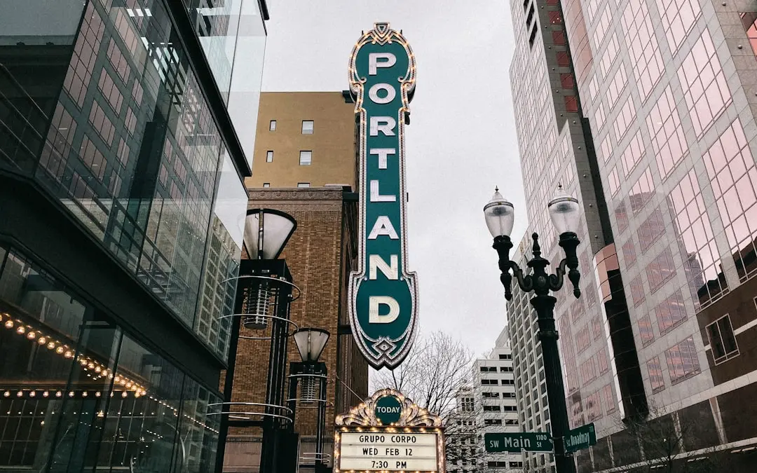 O casă istorică din Portland: Veranda veche, o oază modernă