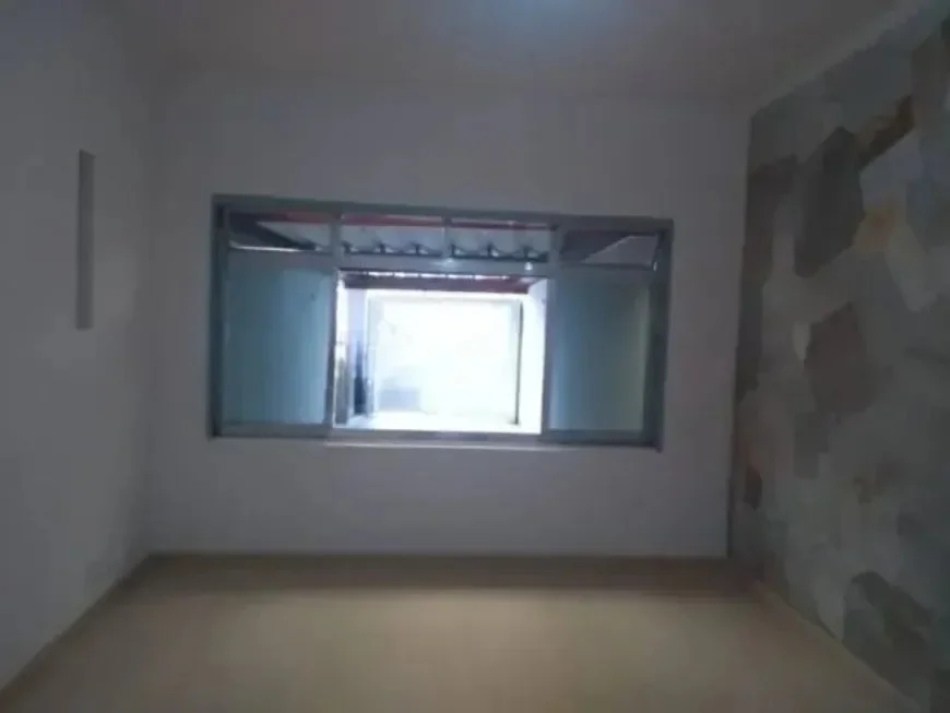 Casa à venda com 193m², 5 quartos, 1 suíte e 3 vagas em Vila Barreto