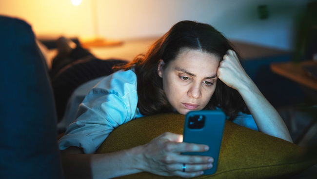 more-than-a-third-of-smartphone-use-is-mindless-scrolling-study-finds