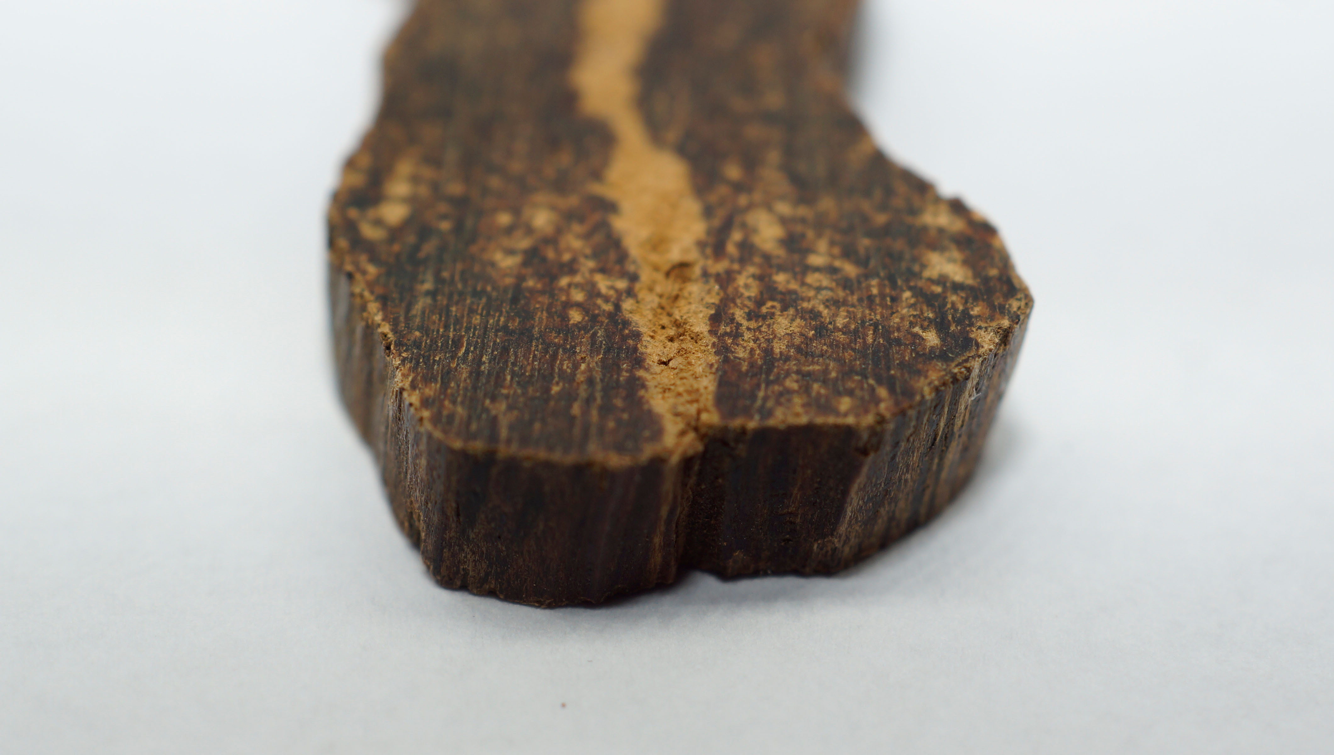 [Ouddict.com] Oud Wood