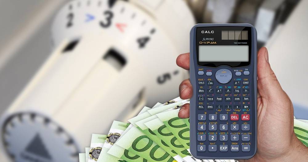 Calendar with an automated savings reminder