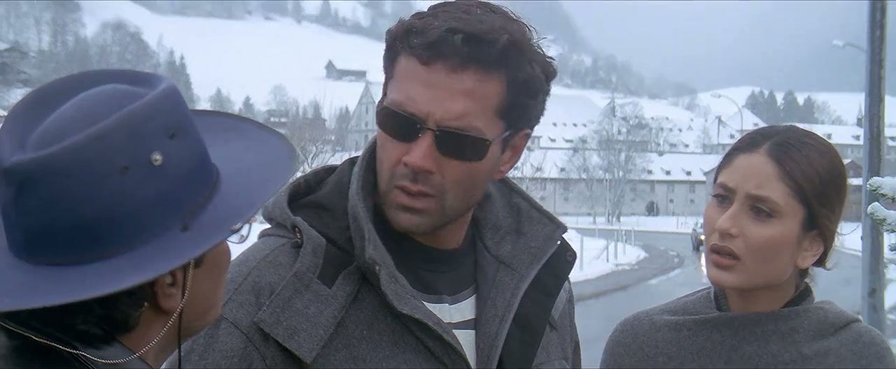 Ajnabee Screenshot