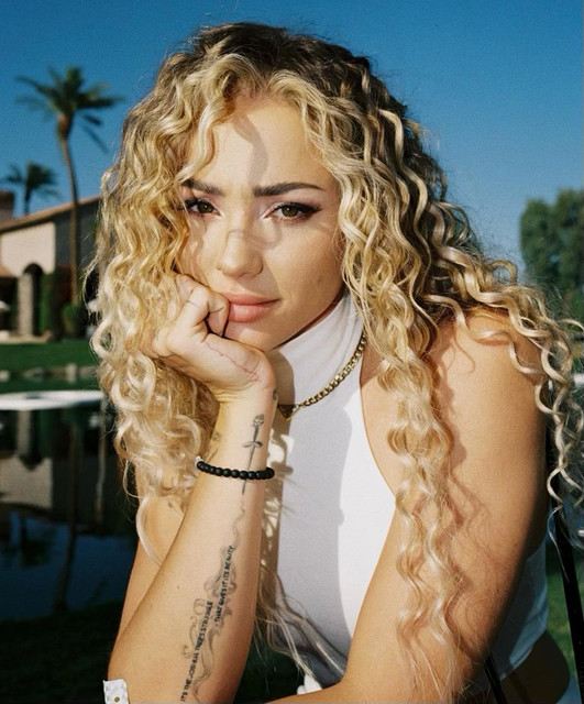 Charly-Jordan-Wallpapers-Insta-Fit-Bio-4.jpg