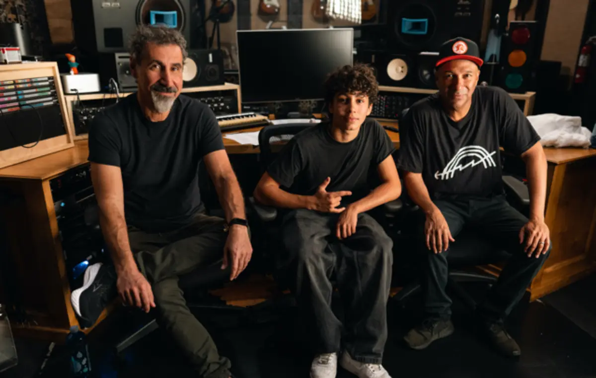 Tom Morello colaborează cu Serj Tankian și Son Roman pentru noul single „Adjourn It