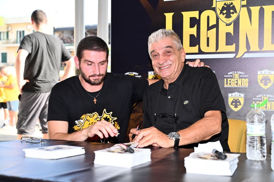Πανικός για τον μεγάλο Πέτρο Ραβούση - Ουρές και λατρεία έξω από την «Αγιά Σοφιά - Allwyn Arena» απο τον λαό της ΑΕΚ (ΦΩΤΟ)