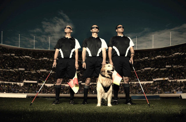https://i.ibb.co/yPL2GD7/Foot-arbitres.jpg