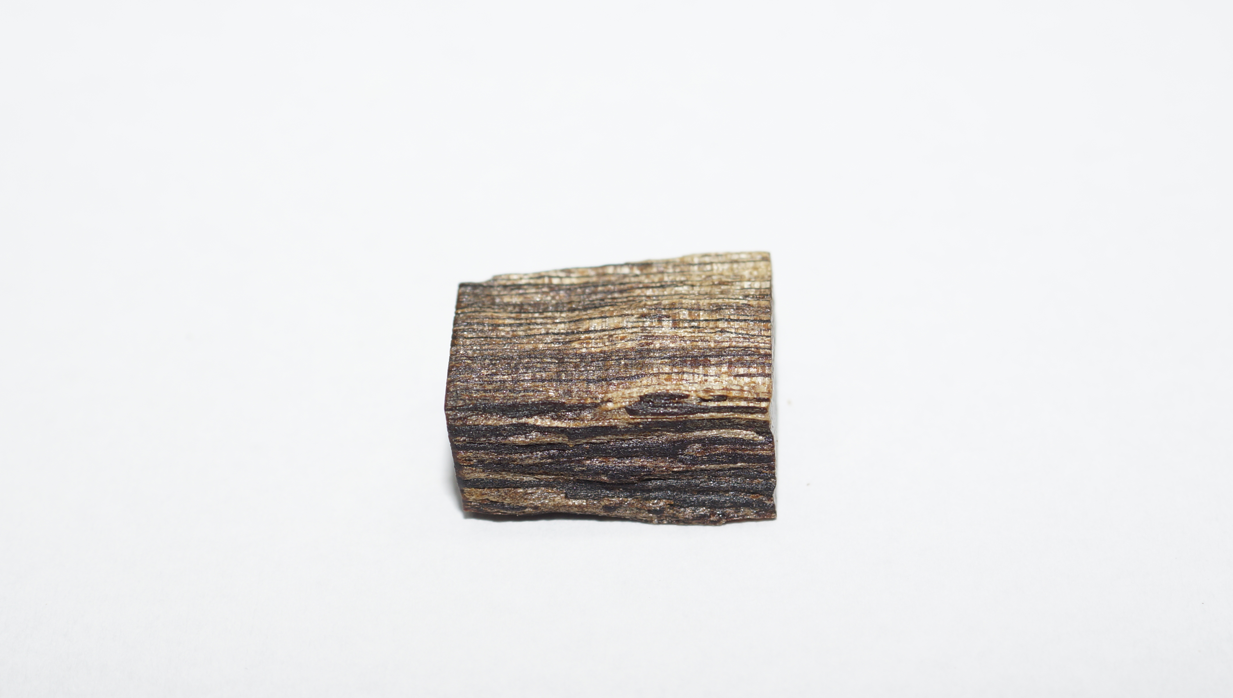 [Ouddict.com] Oud Wood