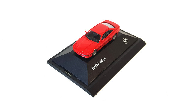 B850R307