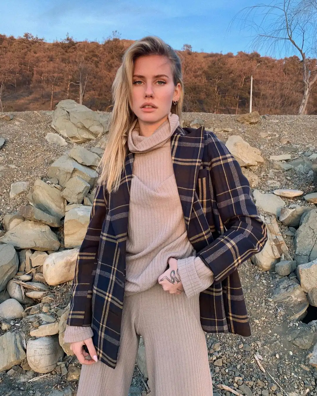 Alina Efimova Wallpapers Insta Fit Bio (6)