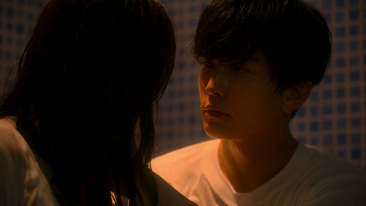 Fishbowl Wives Screenshot