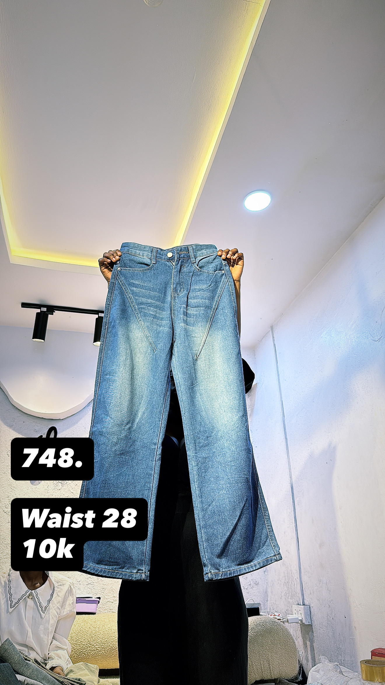 Waist 28