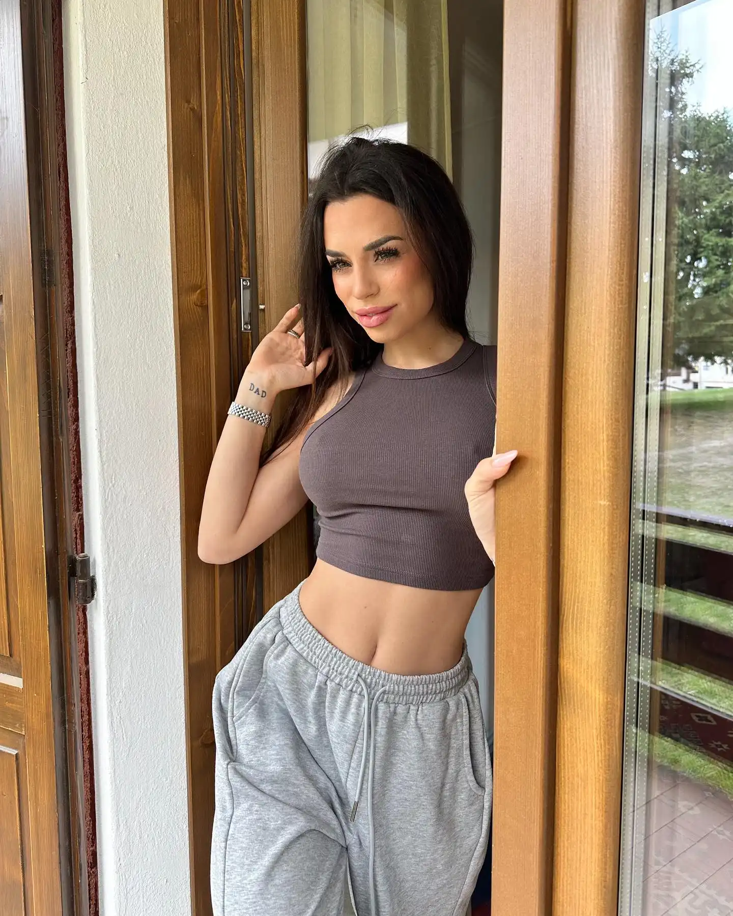 Noemi-Bertani-Wallpapers-Insta-Sport-Bio-6