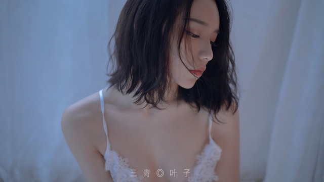 044