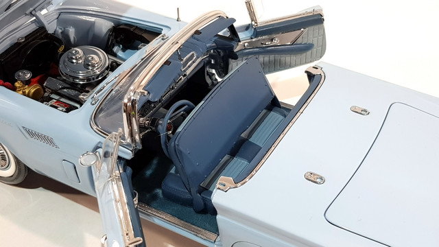 F57TB227.jpg