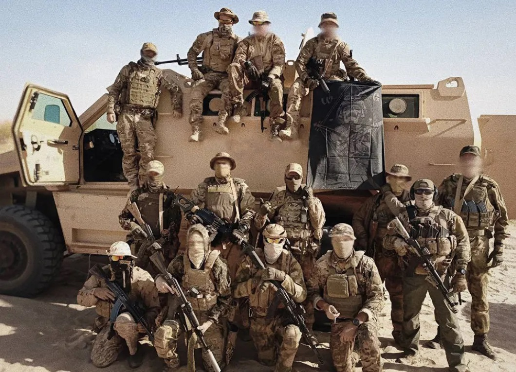 Illustration - Africa Corps à Bamako : les mercenaires russes filmés en combat — la guerre de l'image au Mali