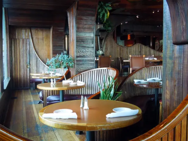 141029 sausalito trident interior web.webp