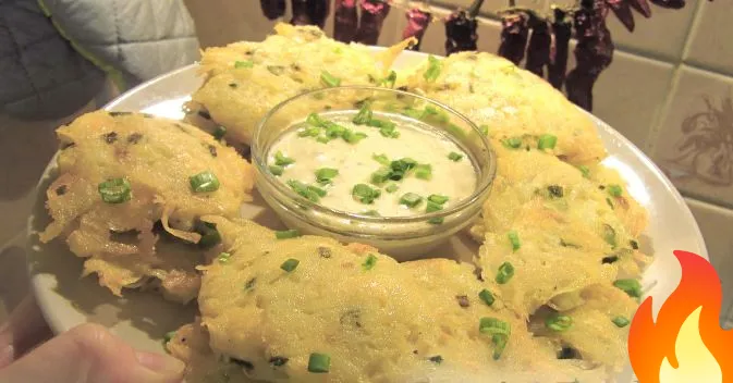 Постер Драники с сыром и зеленым луком