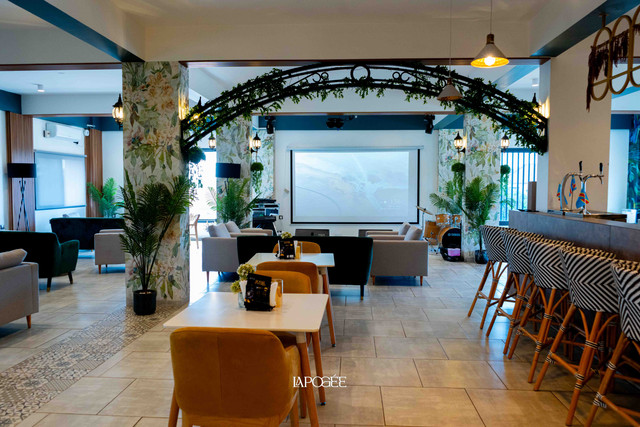 Lounge Bar