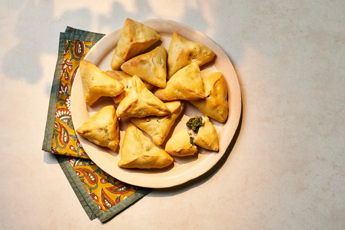 Spinach Hand Pies: A Middle Eastern Delicacy