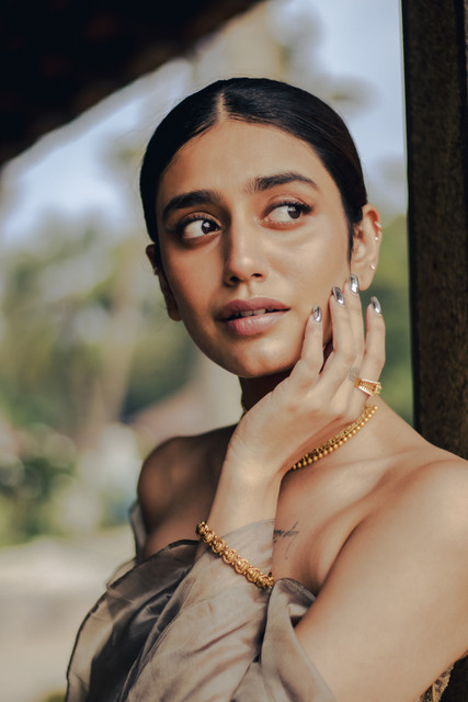 Priya-Varrier-1