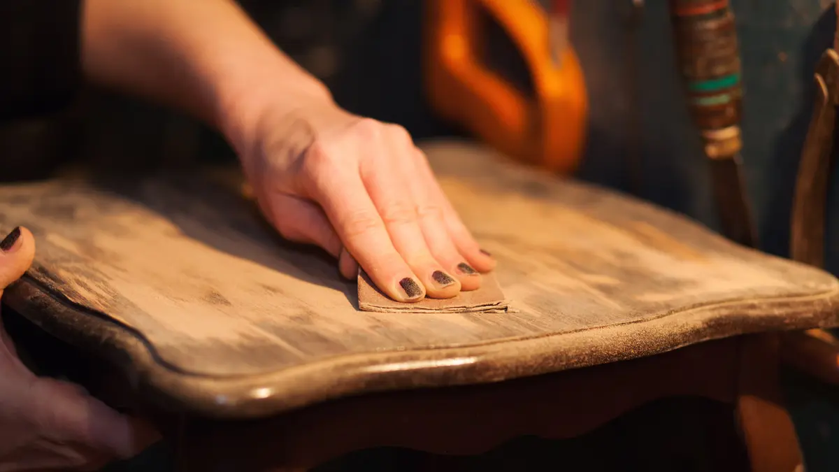 Dă viață meselor vechi de cafea: Un proiect creativ și sustenabil