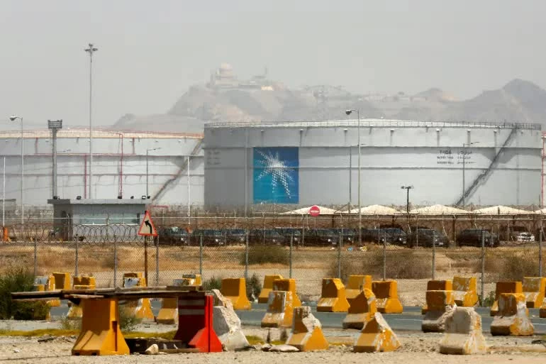 OPEC tăng sản lượng dầu thô: Áp lực dư cung đè nặng giá năng lượng
