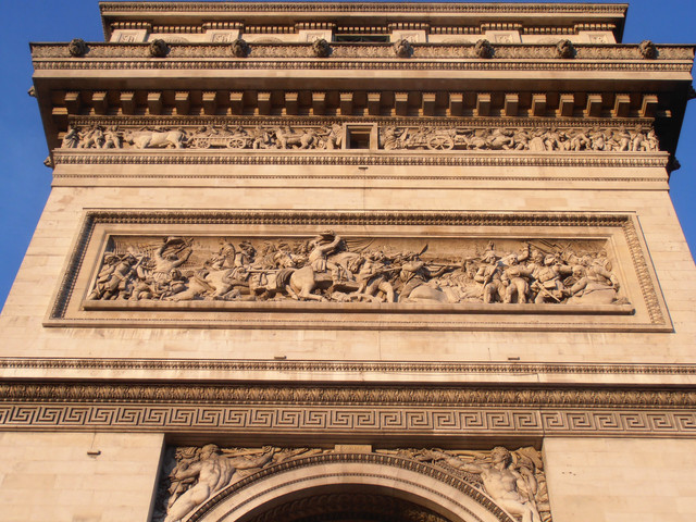 Bas relief-facade Ouest
