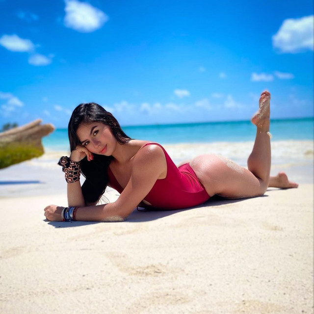 VALENTINA-DIAZ-21