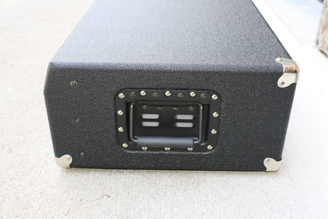 Ampeg-SVT-RC-Right-Side